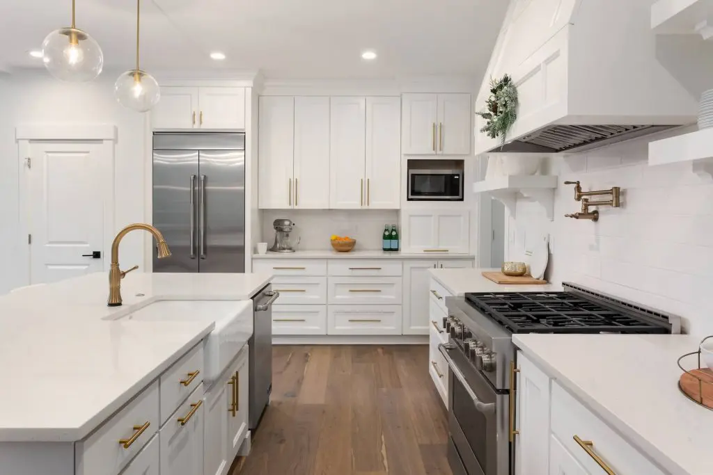 The Benefits of Cabinet Refinishing vs. Replacing – Save Money & Update Your Kitchen The Benefits of Cabinet Refinishing vs. Replacing – Save Money & Update Your Kitchen
